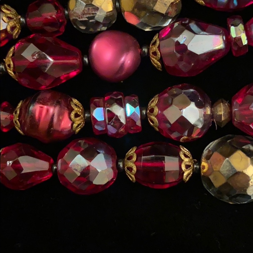 Red & cranberry/gray crystal/beads Aurora Borealis art glass bracelet - Picture 2 of 6